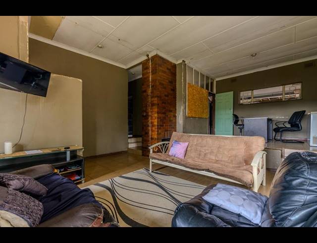 9 BEDROOM HOUSE FOR SALE IN SCOTTSVILLE